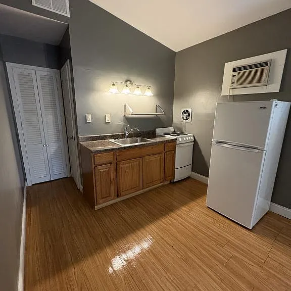74 Homestead Dr #4 — Photo 7