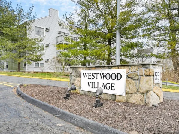 55 Mill Plain Road #5-4, Danbury, CT 06811