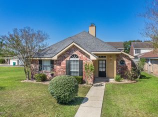 404 Rue Plaisance, Youngsville, LA 70592