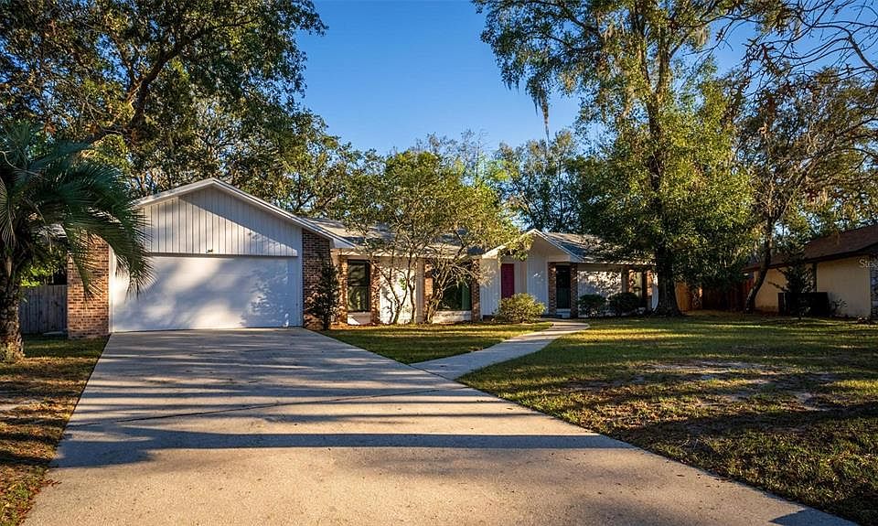 1st image of 109 CRESTWOOD DRIVE