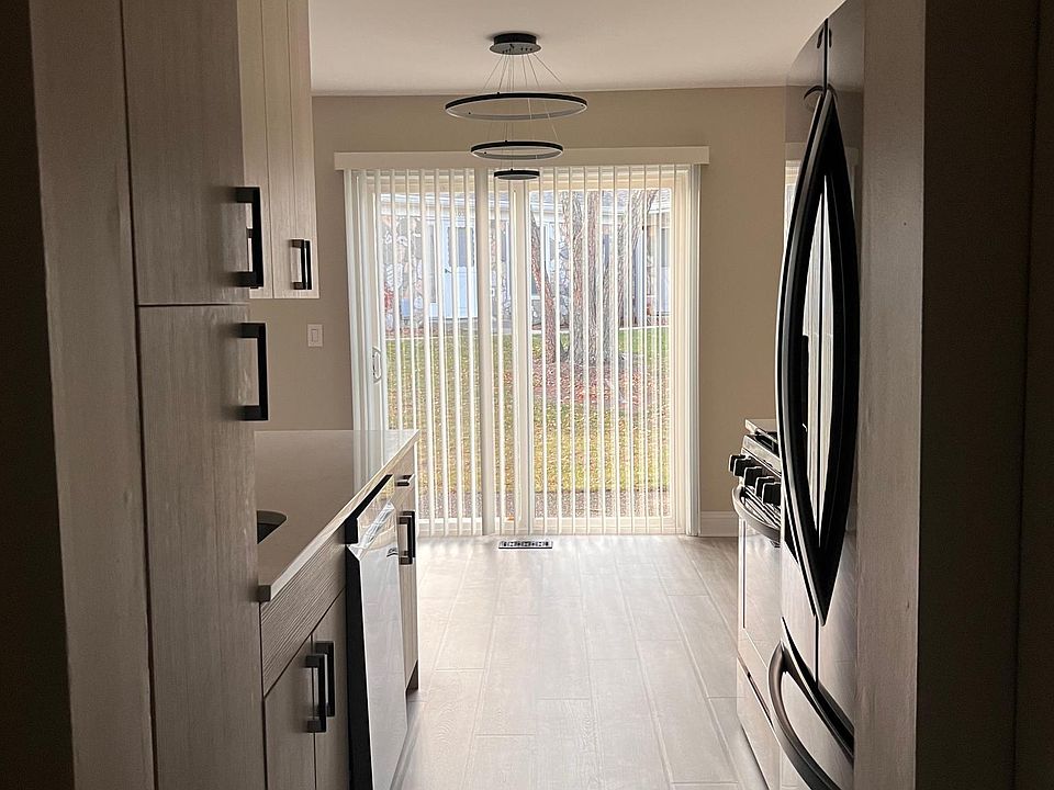 1st image of 1050 Newport Hbr