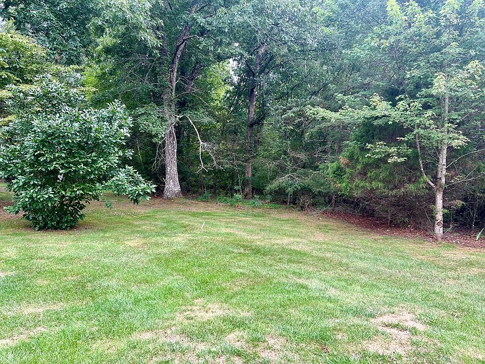 2nd image of 5 Cedar Ridge Ln