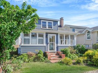 10 June Ave, Bayville, NY 11709