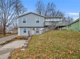 2206 SE 9th St, Des Moines, IA 50315