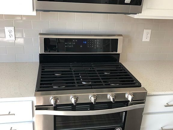 5th image of 12737 Horton Ct