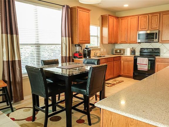 5th image of 2912 Lynnwood Ln