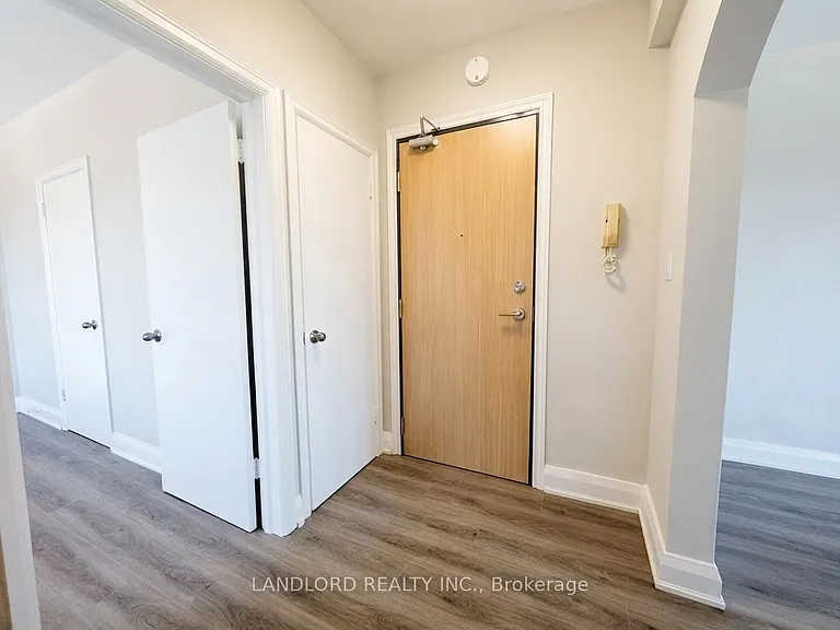 36 Wood Glen Rd #301 — Photo 10