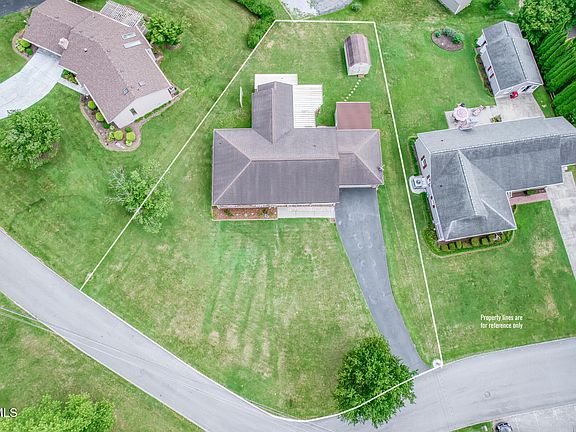 3rd image of 3408 Manchester Ln