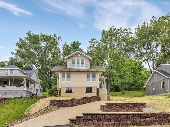 7661 Pennsylvania Ave, Irwin, PA 15642