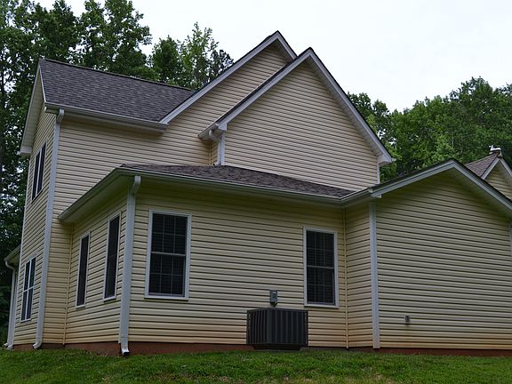 2nd image of 2615 Pickway Dr