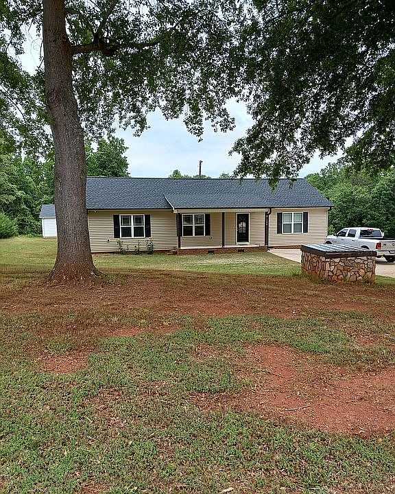 1st image of 1084 Park Cir
