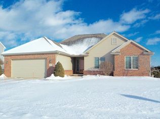 30236 Cedar Valley Dr, Northwood, OH 43619