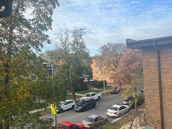 5th image of 220 S Oak Park Ave NE #5