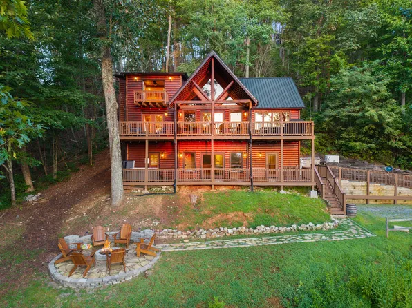 144 Point Of View Rd, Blue Ridge, GA 30513