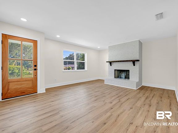 3rd image of 29 Paddock Dr