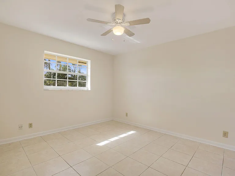 533 W Jasmine Dr #B — Photo 10
