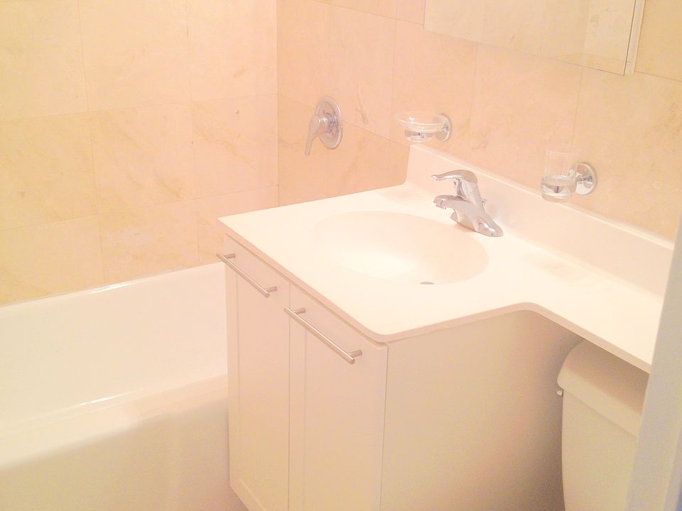 1st image of 333 E 49th St APT 7R