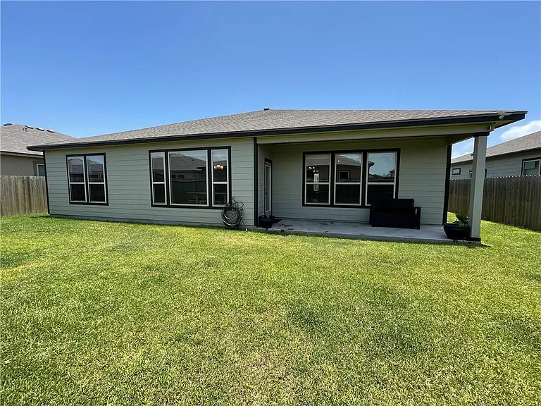 1813 Monterey Bay Dr — Photo 26