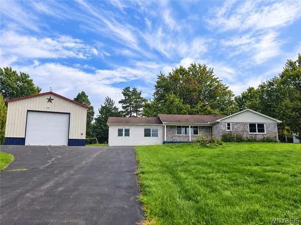 6190 Cole Rd, Orchard Park, NY 14127