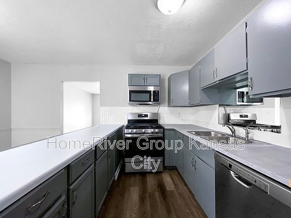4th image of 8724 E 96th St