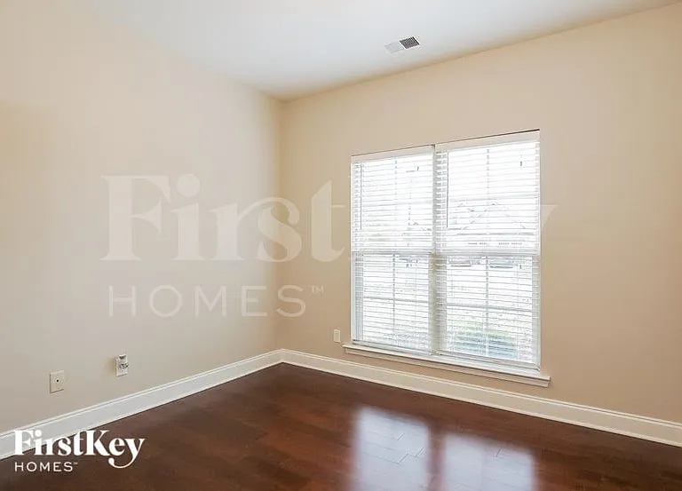 1012 Pilgrim Ln — Photo 13