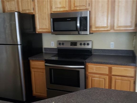 5th image of 6033 Westgate Dr APT 623
