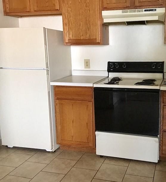 2nd image of 1811 Continental Dr APT 8