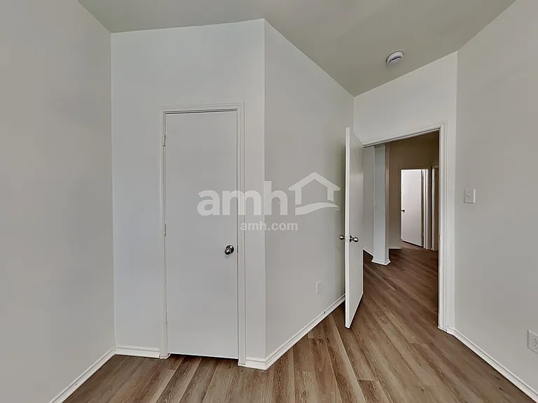 10016 Sterling Place Dr — Photo 20