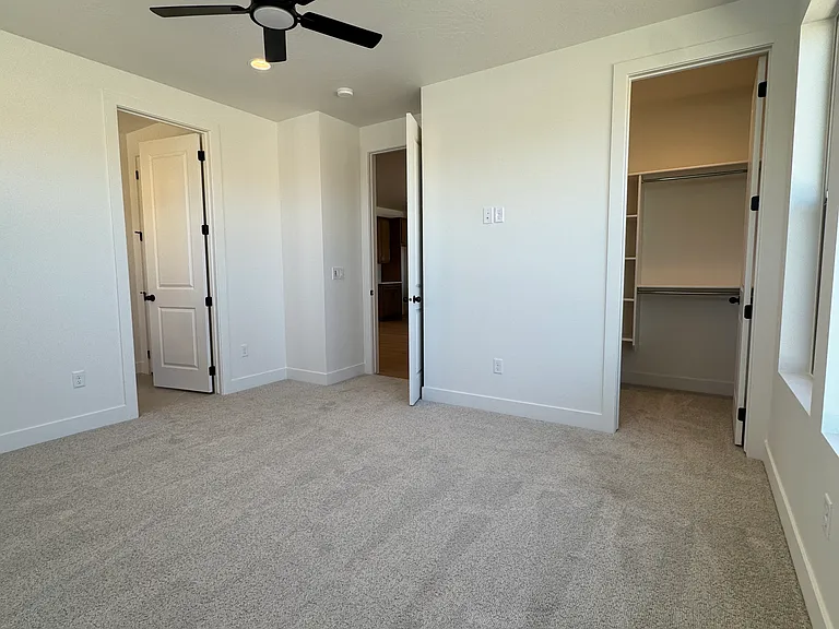 663 S Molveno Trl — Photo 27