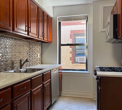 3rd image of 43-20 42nd St #3F