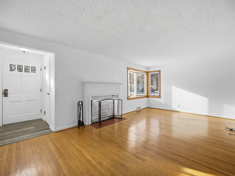 406 Tarrington Rd — Photo 12