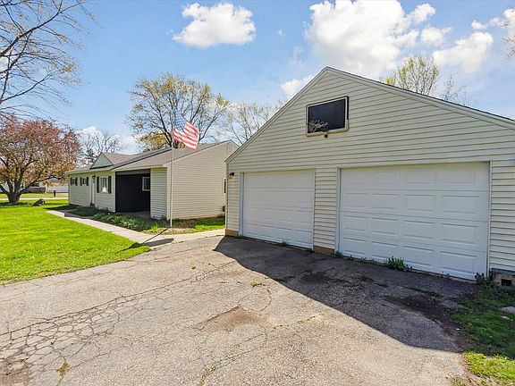 5th image of 5035 Hartland Dr