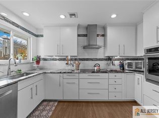 264 Glen Rd, Monroe Township, NJ 08831