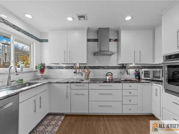 264A Glen Rd, Monroe Township, NJ 08831