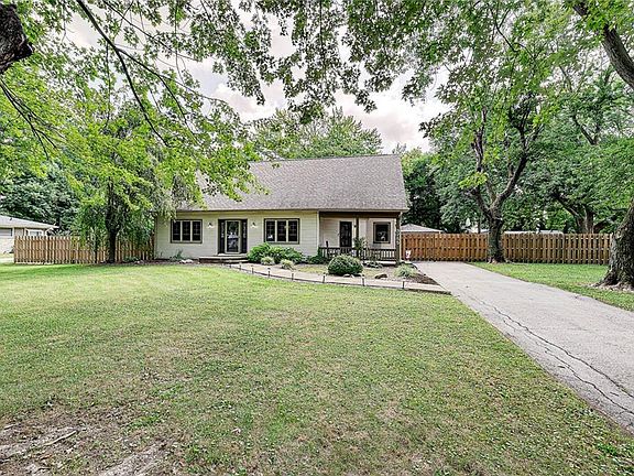 5th image of 3755 Bartlett Ave