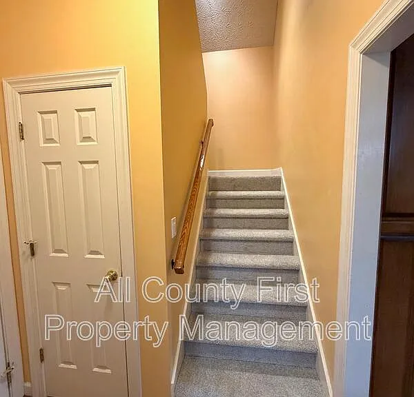 2438 Kings Arms Dr NE — Photo 15