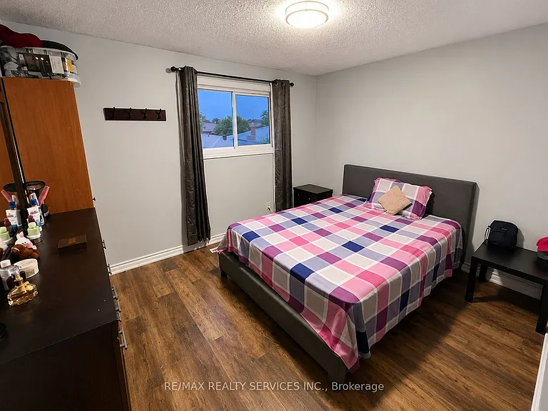71 Newlyn Cres — Photo 10