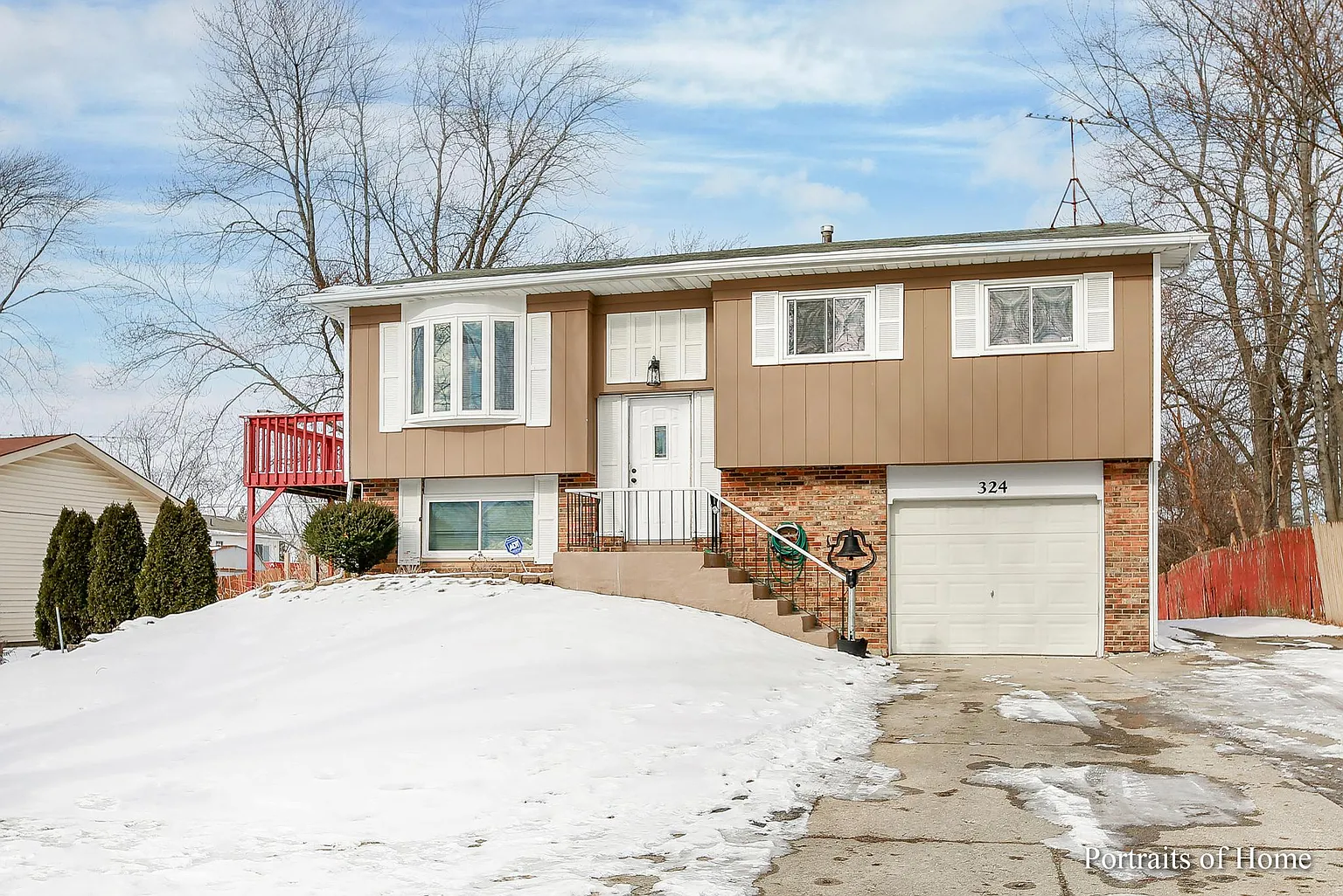 324 Greencrest Dr photo 1