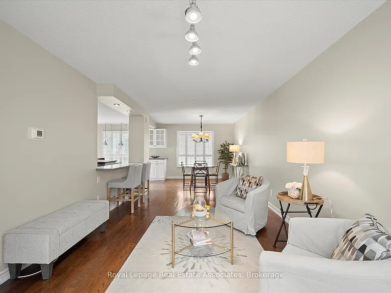 438 Claremont Cres — Photo 5