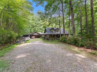 218 Hester Gap Rd, Cleveland, GA 30528