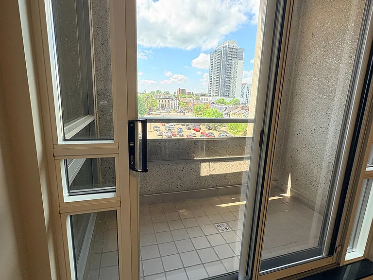 150 Main St W #504 — Photo 23