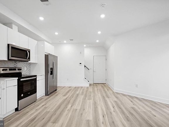 3rd image of 2301 Grays Ferry Ave #6