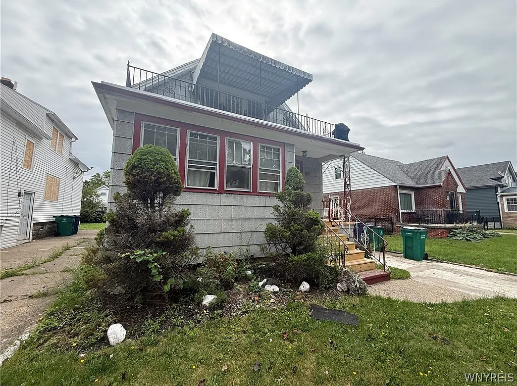 2 bed, 1.0 bath, 1842 sqft, $1,250 — Photo 1