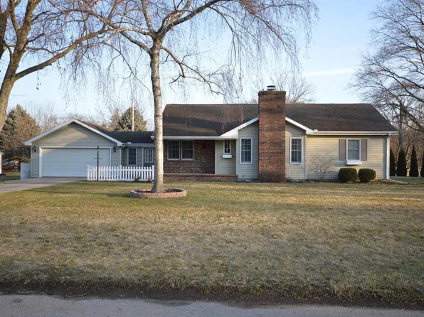 112 Clark St, Walkerton, IN 46574