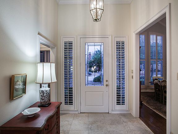 4th image of 6005 Fallsview Ln