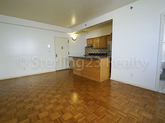 4th image of 2566 12th St APT 3B