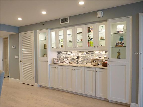 4th image of 550 Flamingo Dr #305