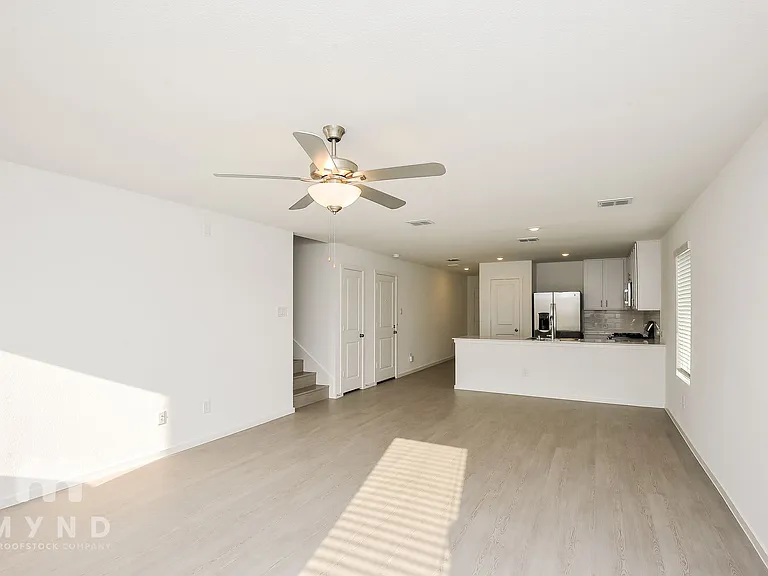 2716 Mistwood Dr — Photo 9