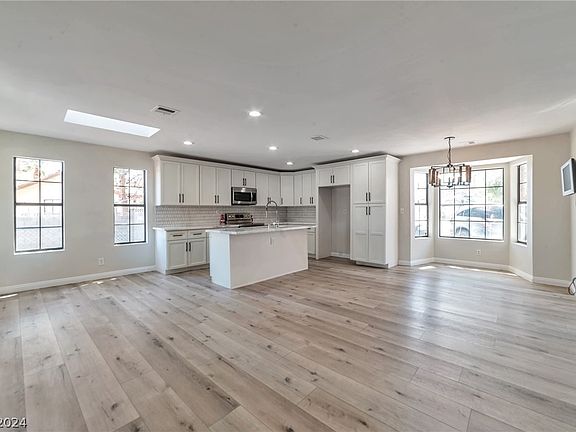 3rd image of 6055 W Brooks Ave