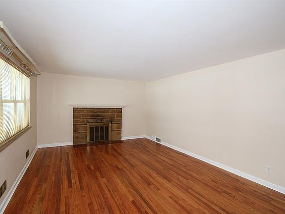 3rd image of 3112 Balsamridge Dr